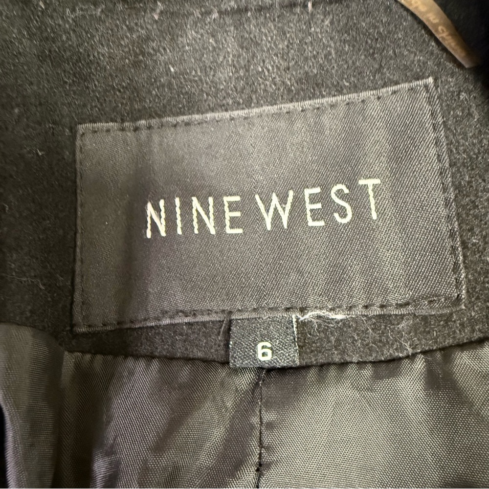 Nine West Elegant Black Pea Coat size 6 EUC fully lined - Picture 5 of 8